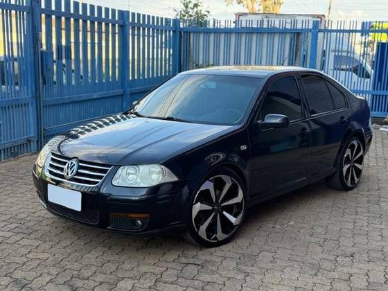 VOLKSWAGEN BORA 2.0 MI 8V GASOLINA 4P TIPTRONIC